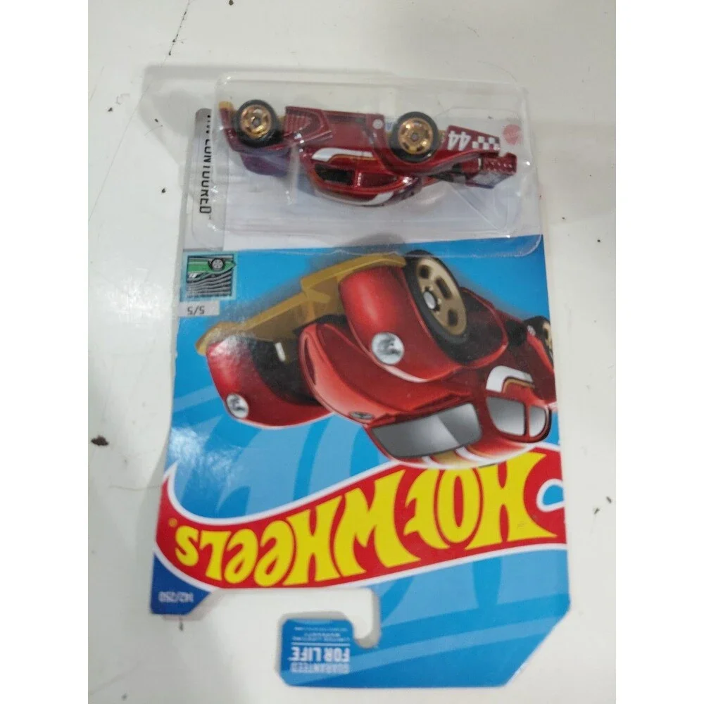 NIP Hot Wheels Contoured 1:64 Die Cast Volkswagen Beetle Kafer Racer